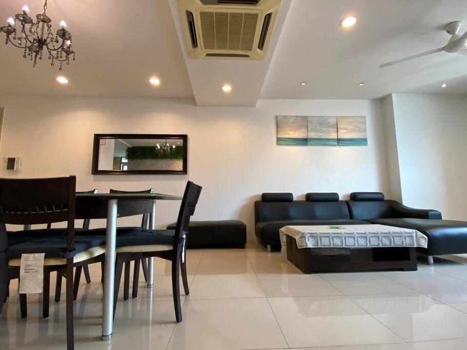 Spacious 3R,2R,Studio 5Min Walk To Time Square,Lalaport, Pool,Gym,Wifi Apartman Kuala Lumpur Kültér fotó
