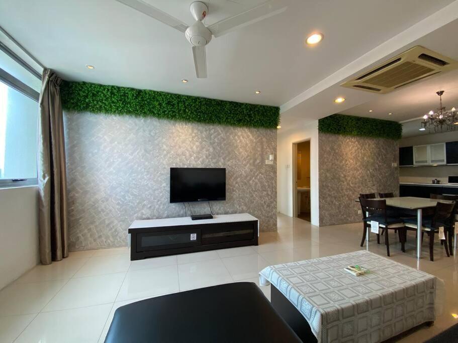 Spacious 3R,2R,Studio 5Min Walk To Time Square,Lalaport, Pool,Gym,Wifi Apartman Kuala Lumpur Kültér fotó