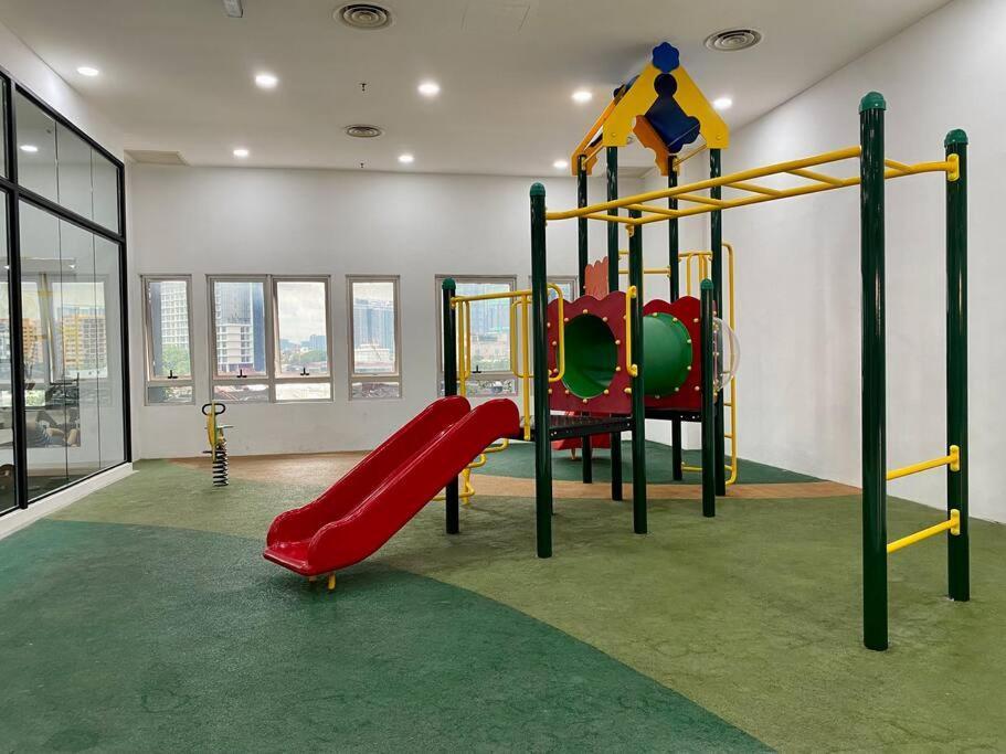 Spacious 3R,2R,Studio 5Min Walk To Time Square,Lalaport, Pool,Gym,Wifi Apartman Kuala Lumpur Kültér fotó