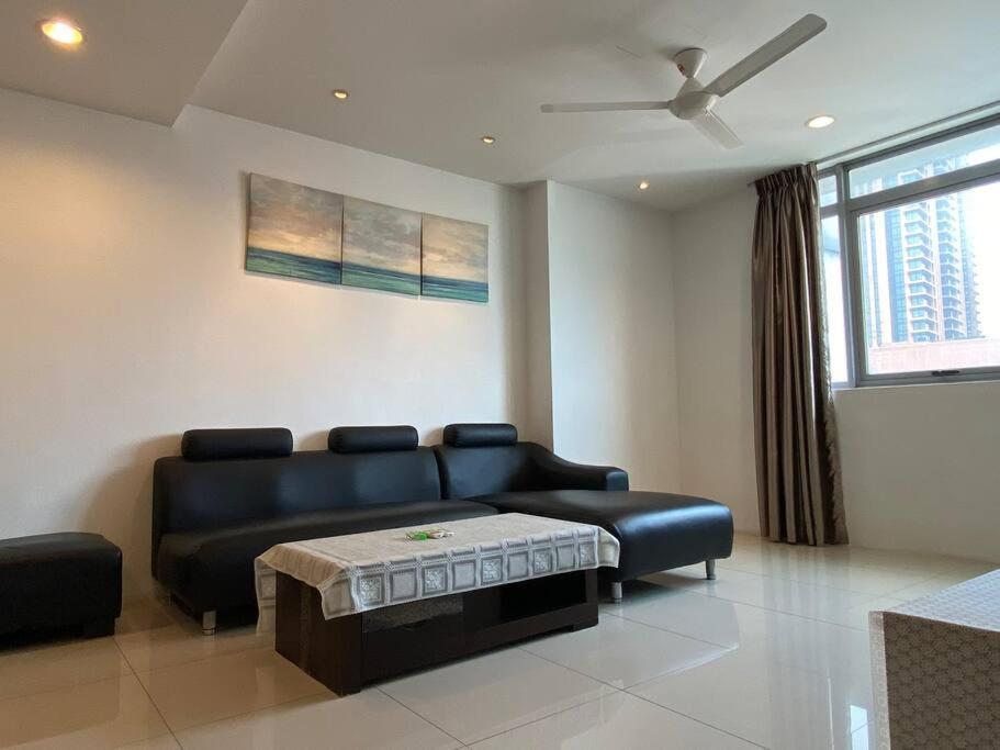 Spacious 3R,2R,Studio 5Min Walk To Time Square,Lalaport, Pool,Gym,Wifi Apartman Kuala Lumpur Kültér fotó