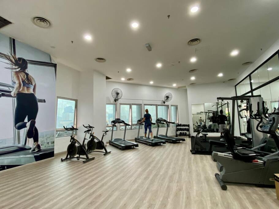 Spacious 3R,2R,Studio 5Min Walk To Time Square,Lalaport, Pool,Gym,Wifi Apartman Kuala Lumpur Kültér fotó