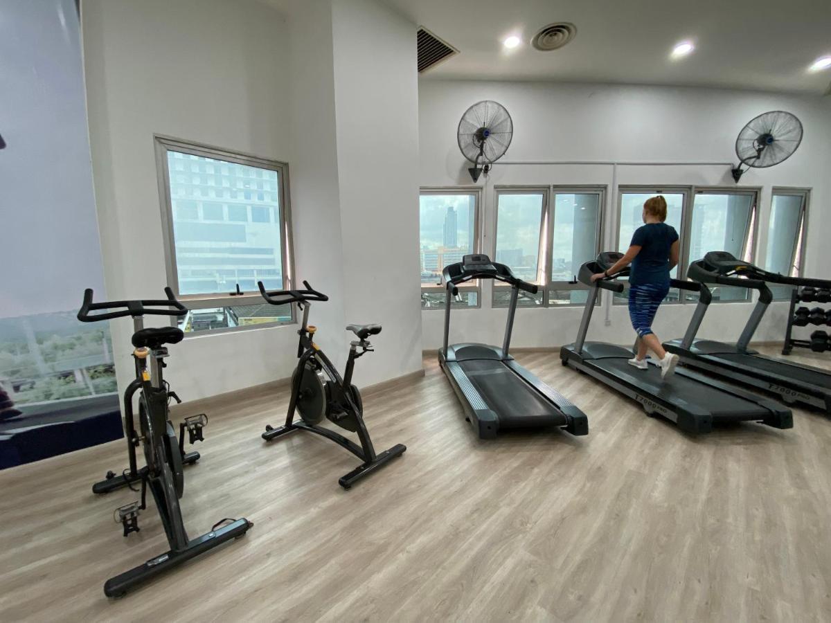 Spacious 3R,2R,Studio 5Min Walk To Time Square,Lalaport, Pool,Gym,Wifi Apartman Kuala Lumpur Kültér fotó