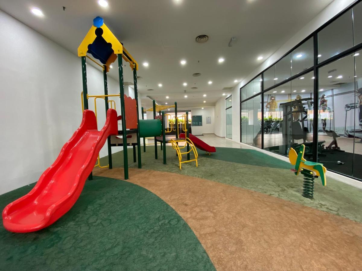 Spacious 3R,2R,Studio 5Min Walk To Time Square,Lalaport, Pool,Gym,Wifi Apartman Kuala Lumpur Kültér fotó